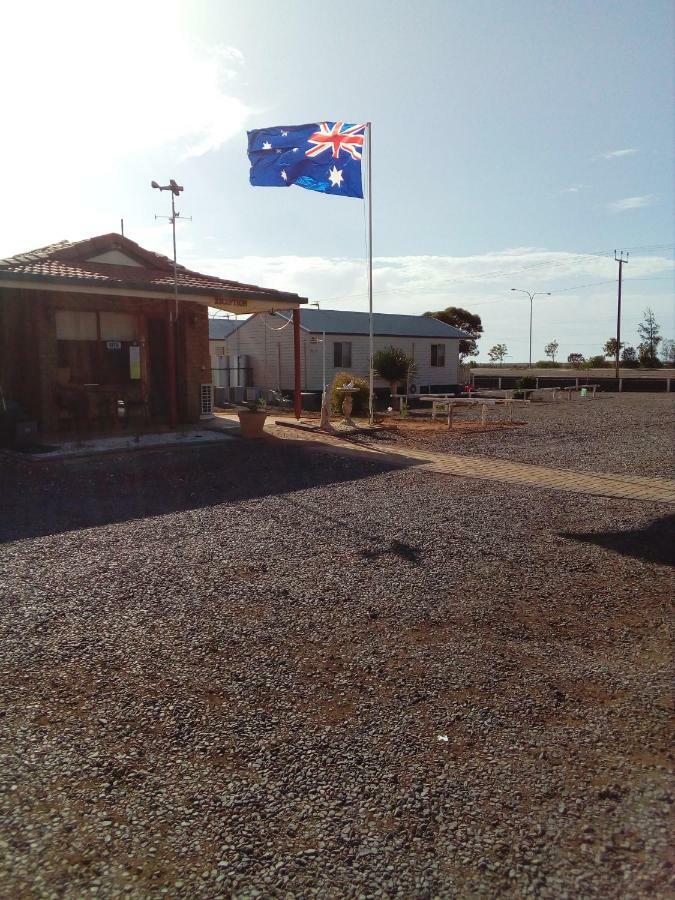 Airport Whyalla Motel Exteriör bild