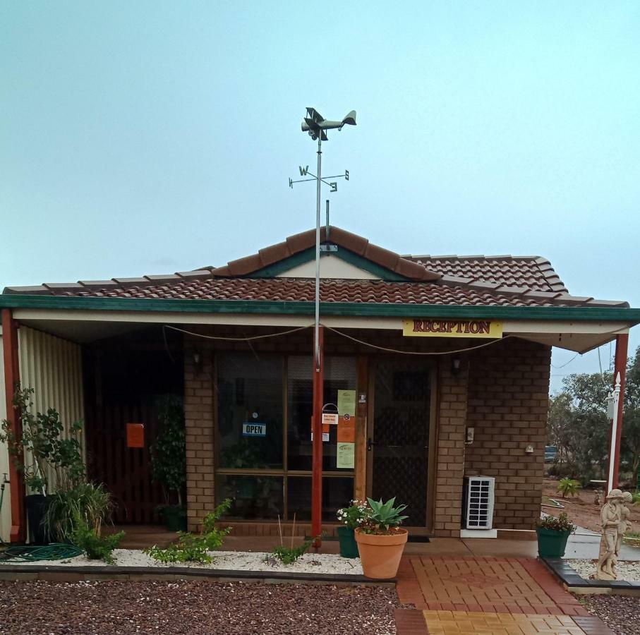 Airport Whyalla Motel Exteriör bild